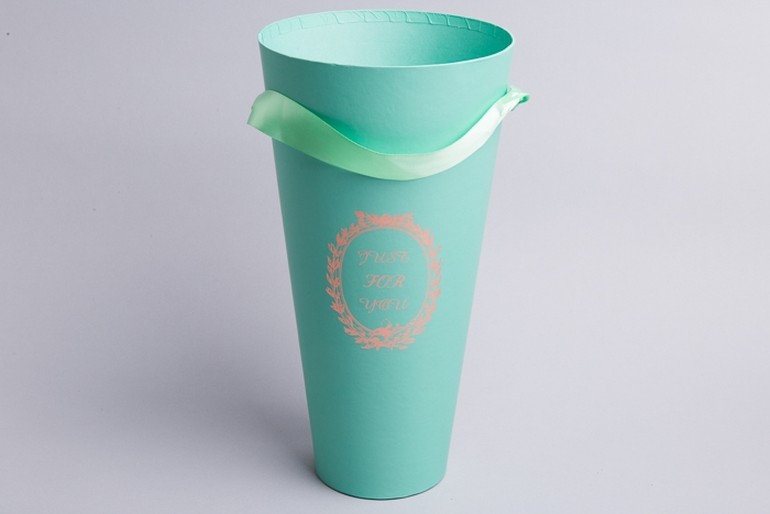 Коробка для цветов Конус 30х16х9см мятный