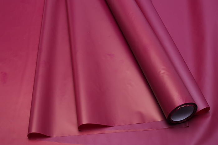 Пленка матовая 60 см × 10 м на втулке брусничный