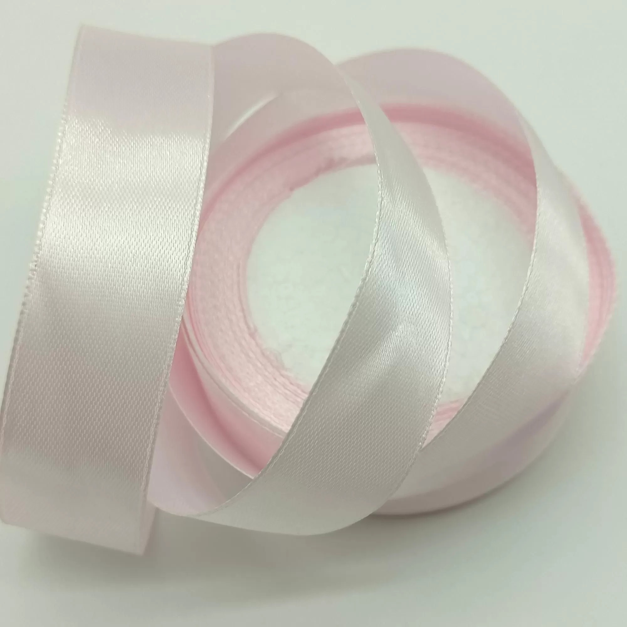 Лента атласная, на пене, односторонняя, 25 мм х 25 ярд, ледяной розовый