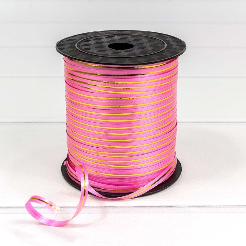 Лента полипропиленовая с золотой полосой 0,5 см*250 ярдов розовый (бобина)