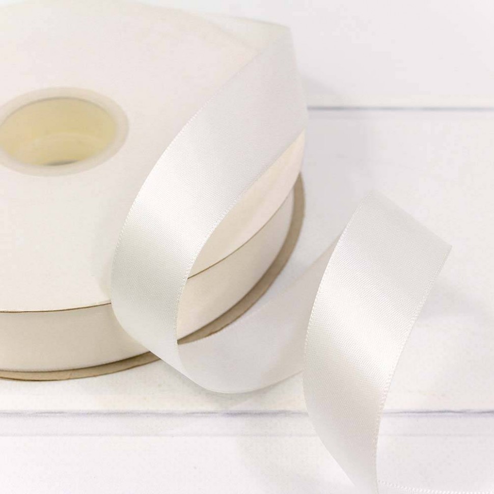 Лента атласная полиэстер класс А 2,5см*100ярд жемчужно-белый