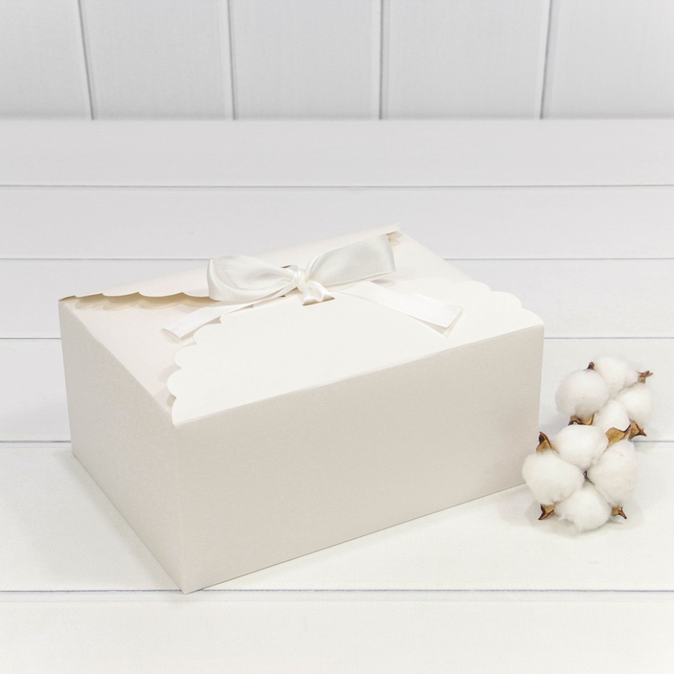Коробка Прямоугольная 22×16×10 сборная с атласной лентой Белый