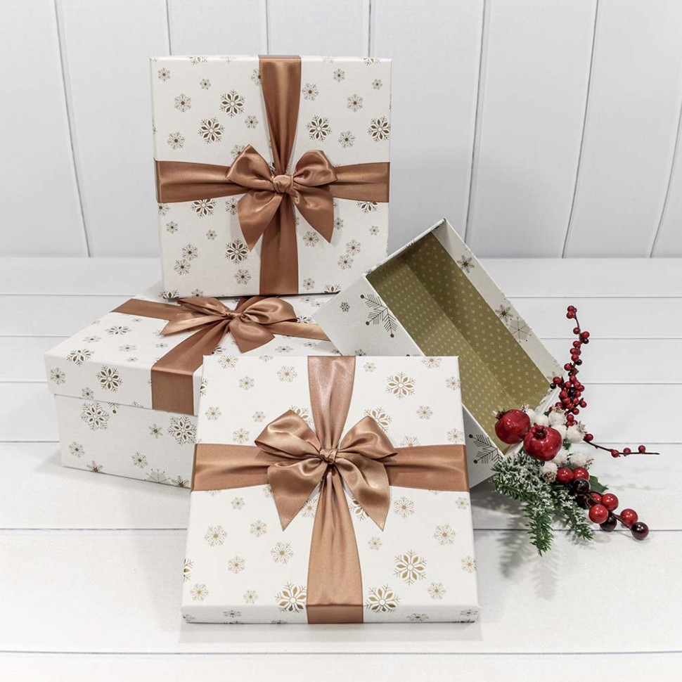 Коробки квадратные набор 3 шт 24*24*11,5 см "Снежинки" белый